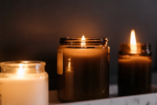Nové trendy ve vůních svíček: Co letos frčí ve světě aromat?