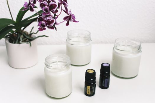 Vytvořte si Aromaterapeutické Svíčky s Esenciálními Oleji