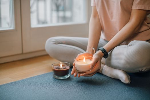 Vybíráme nejlepší svíčky pro jógu a meditaci: Průvodce 2023
